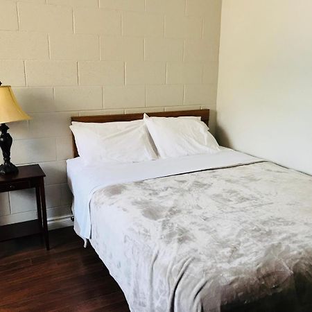 Manitou Motor Inn المظهر الخارجي الصورة