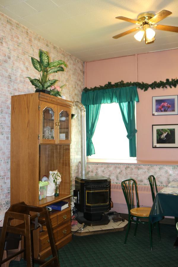 Manitou Motor Inn المظهر الخارجي الصورة